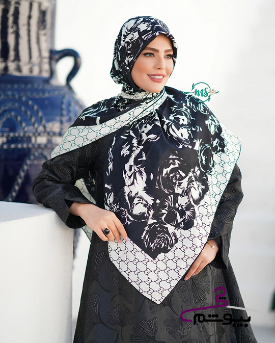 روسری ابریشم ژاکارد طرح گل مشکی